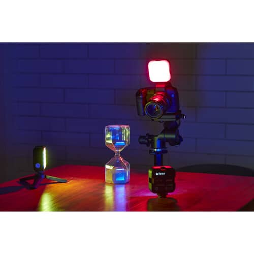 مصباح فيديو LED بحجم الجيب من Godox Litemons RGB (RGB و3200 إلى 6500K) مصباح فيديو LED بحجم الجيب من Godox Litemons RGB (RGB و3200 إلى 6500K)